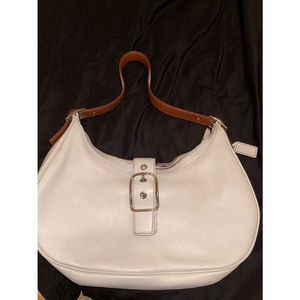 Authentic Coach Shoulder Bag Hump- Shoulder White